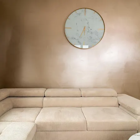 Apartment Fourside Deluxe In Le Bourget