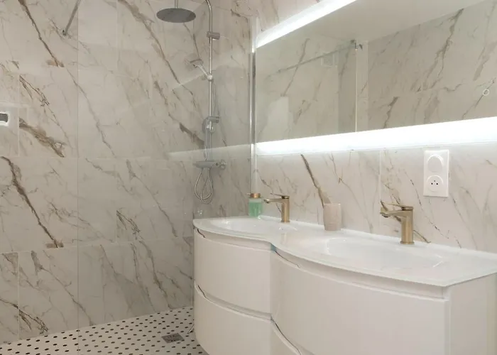 Fourside Deluxe In Apartment Le Bourget